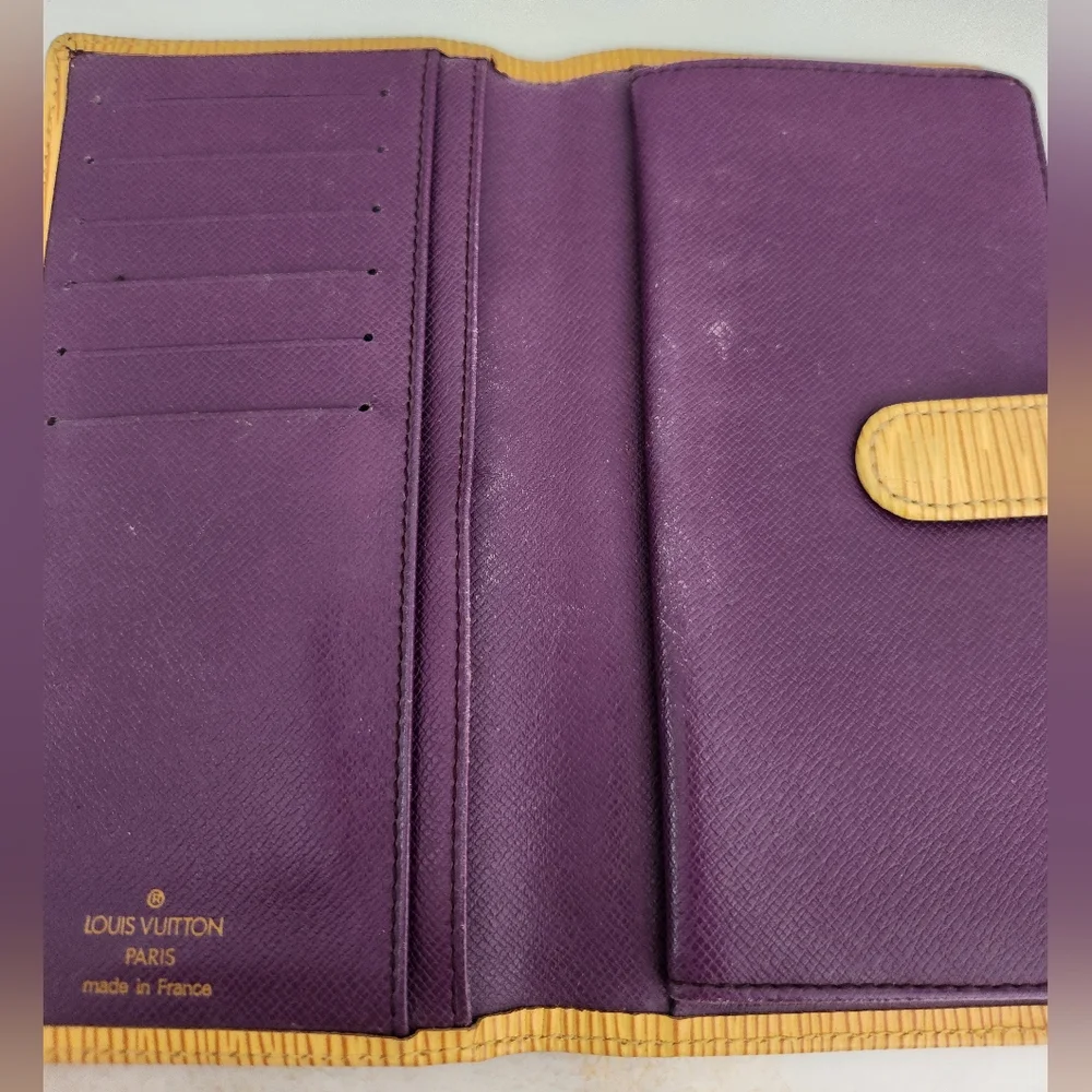 LV Kiss Lock EPI Wallet. Gorgeous Long Wallet In Striking Yellow And Purple! - Picture 7 of 13